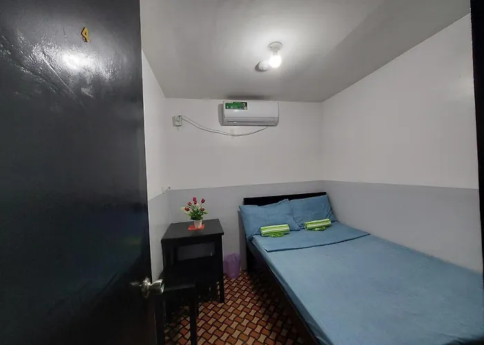 Maui's Place Hostel Badian