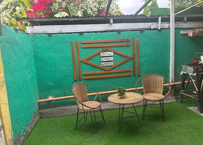 Maui's Place Hostel *