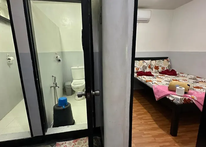 Maui's Place Hostel Badian