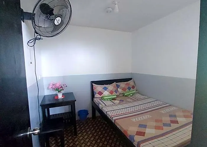 Hostel Maui's Place Badian